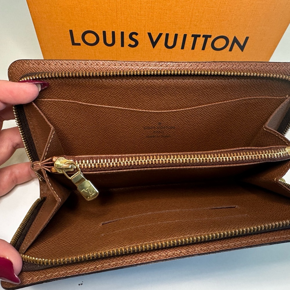 Louis Vuitton Monogram Takashi Murakami Panda Porte-Monnaie Zippy Wallet - Picture 6 of 11